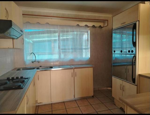 3 BEDROOM PROPERTY TO RENT IN BENDOR PARK